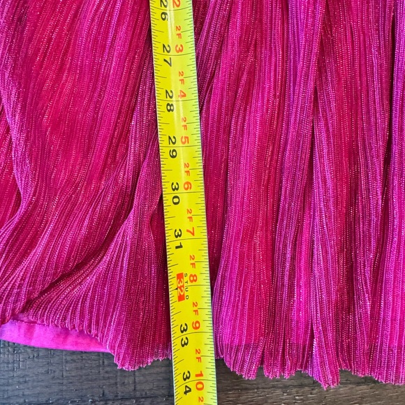 Elegant Pink Pleated Dress - Picture 3 of 6